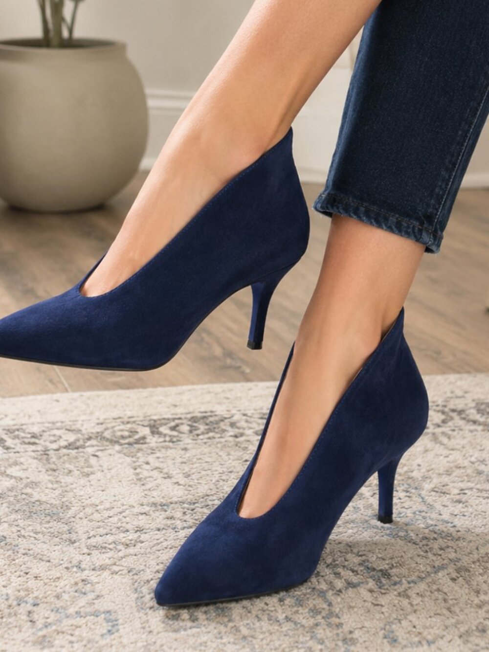 Gianvito Rossi Navy Suede Pointed-Toe Kitten Heels